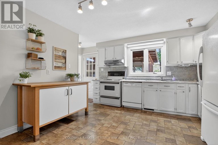 29670405/389-rae-road/mississippi-mills-ramsay-twp/mississippi-mills/ontario/K0A1A0_13