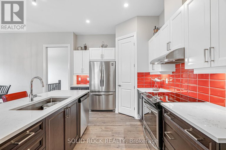 28585718/135-pathfinder-way/riverside-southgloucester-glen/ottawa/ontario/K1X0C9_14