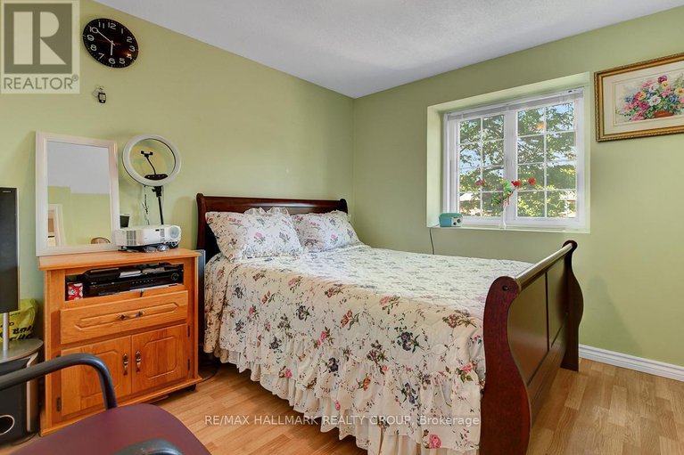 28877210/6078-rivercrest-drive/chapel-hill/ottawa/ontario/K1C5R2_18