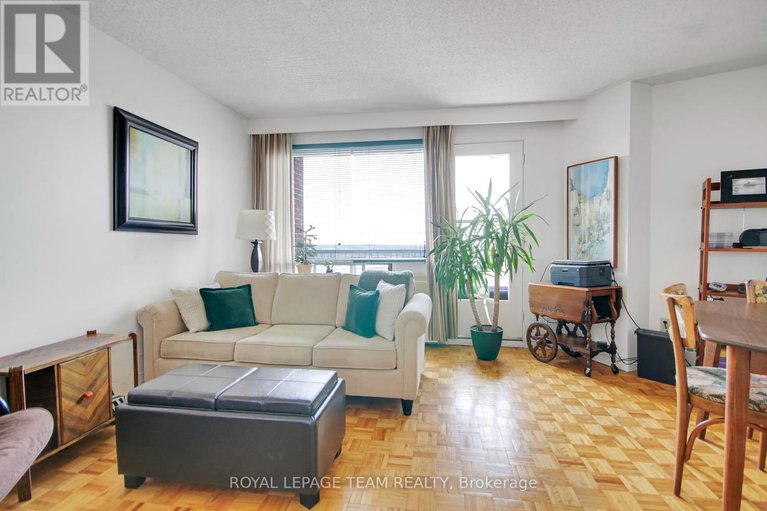 28457035/708-20-chesterton-drive/borden-farmstewart-farmcarleton-heightsparkwood-hills/ottawa/ontario/K2E6Z7_13