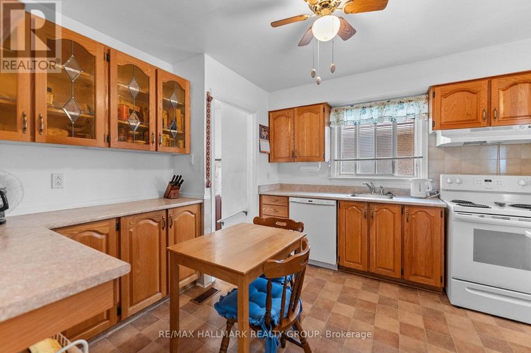 29657775/2075-neepawa-avenue/carlingwood/ottawa/ontario/K2A3L7_18