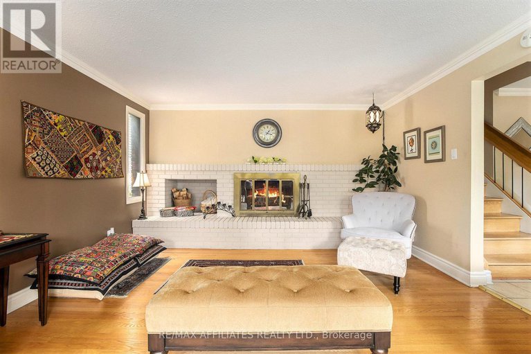28597640/23-sioux-crescent/bruce-farmgraham-parkqualicumbellands/ottawa/ontario/K2H7E4_9