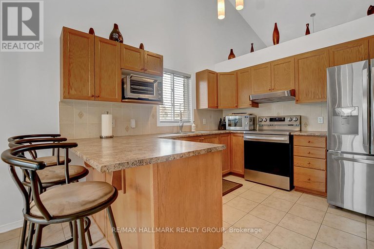 28826972/343-quartz-avenue/town-of-rockland/clarence-rockland/ontario/K4K0A2_11