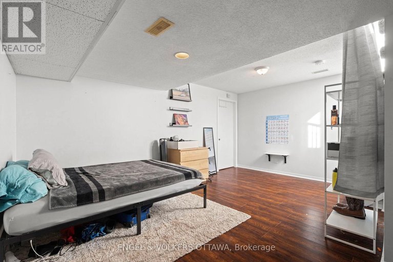 29678244/783-nesting-way/fallingbrookgardenway-south/ottawa/ontario/K4A3X6_26