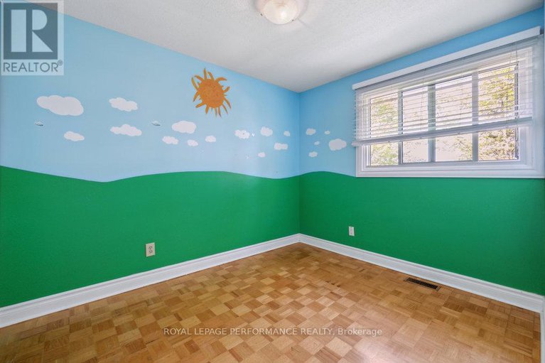 29074495/2045-deerhurst-court/beacon-hill-north/ottawa/ontario/K1J8H2_41