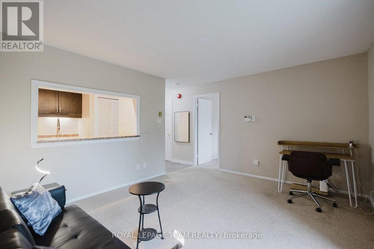 28779123/210-212-viewmount-drive/borden-farmstewart-farmcarleton-heightsparkwood-hills/ottawa/ontario/K2E7X2_8