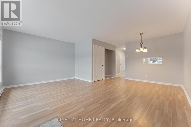 29240371/25b-bertona-street/craig-henrywoodvale/ottawa/ontario/K2G4G7_9