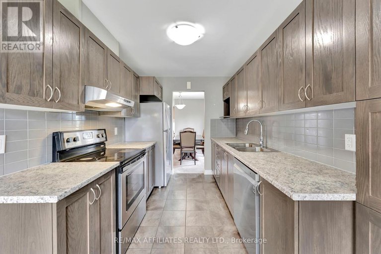 28562924/625-trigoria-crescent/avalon-west/ottawa/ontario/K4A1B1_16