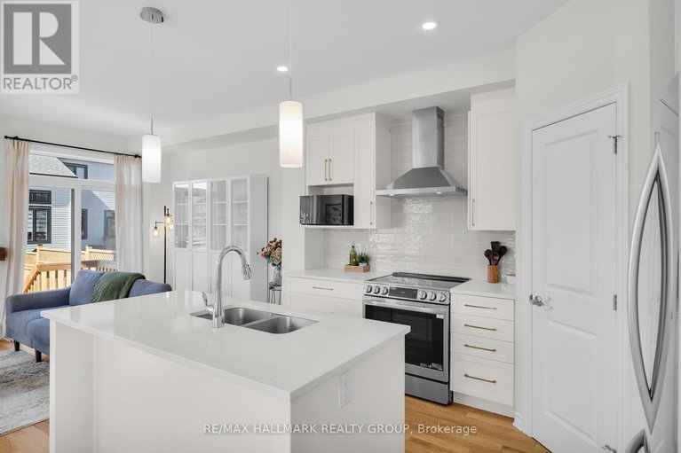 28811432/617-fisher-street/north-grenville-twp-kemptville-south/north-grenville/ontario/K0G1J0_17