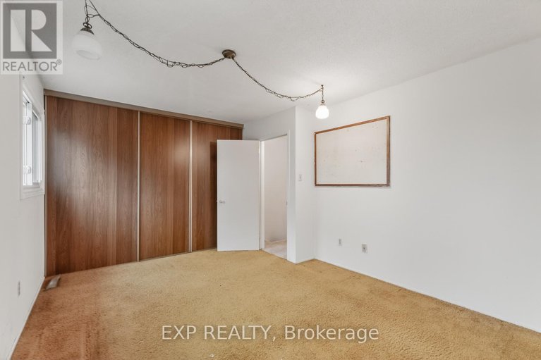 29621624/235-teal-crescent/chatelaine-village/ottawa/ontario/K1E2C3_21