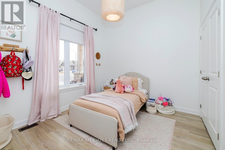 28611360/20-elmer-west-street/almonte/mississippi-mills/ontario/K0A1A0_4