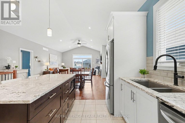 29469696/855-reaume-street/mississippi-mills-ramsay-twp/mississippi-mills/ontario/K0A1A0_9