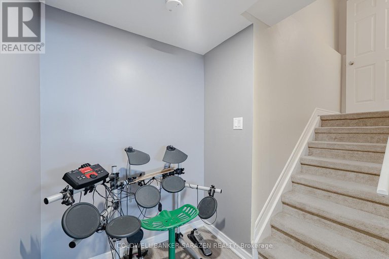 28532595/116-whernside-terrace-w/morgans-grantsouth-march/ottawa/ontario/K2W0C7_36