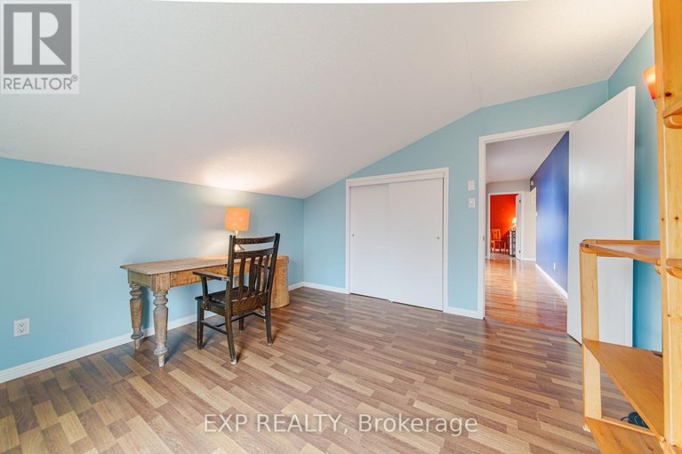 29624892/1592-apeldoorn-avenue/carleton-heights/ottawa/ontario/K2C1V5_26