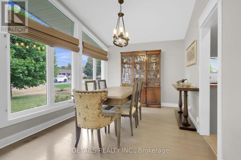 28807971/10-aberfeldy-street/arbeatha-park/ottawa/ontario/K2H6H5_8
