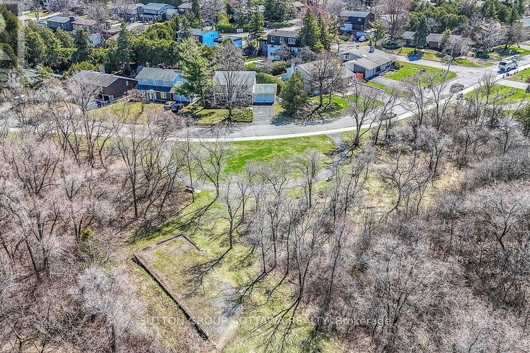 29636036/38-beaver-ridge/city-viewskylinefisher-heightsparkwood-hills/ottawa/ontario/K2E6C7_6