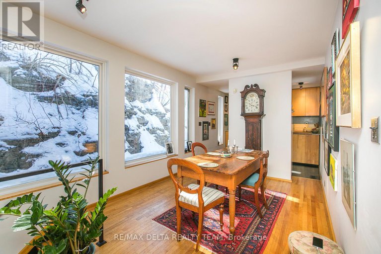 29117353/27-perkins-street/west-centre-town/ottawa/ontario/K1R7G4_25