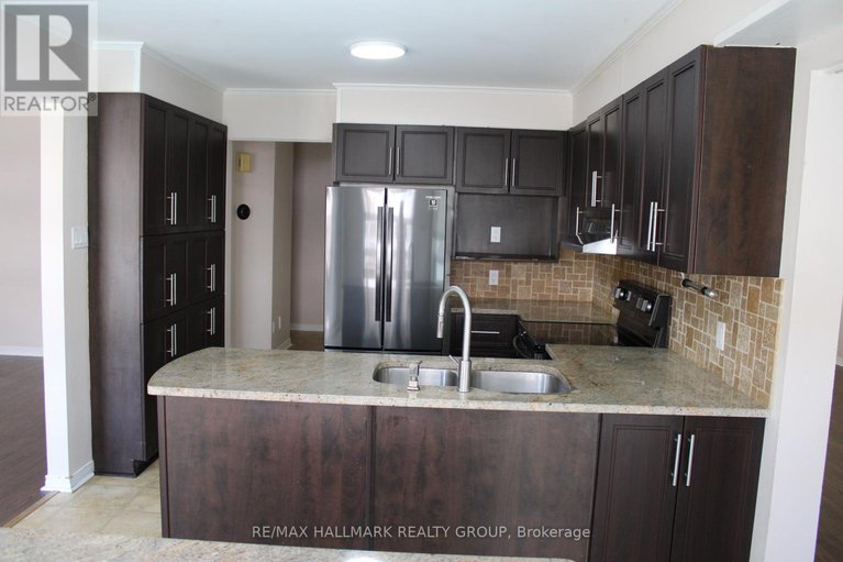 28470915/47-emerald-meadows-drive/emerald-meadowstrailwest/ottawa/ontario/K2M2L5_8