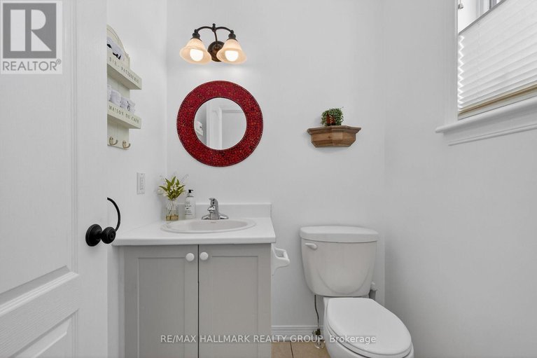 29352241/1952-schroeder-crescent/springridgeeast-village/ottawa/ontario/K4A4P7_28