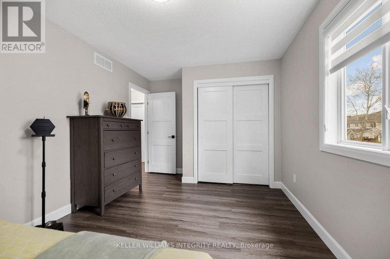 28499103/644-devonwood-circle/blossom-parkkemp-parkfindlay-creek/ottawa/ontario/K1T4E7_37