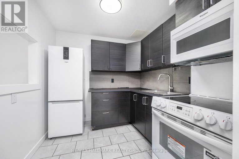 28653578/m-15-banner-road/sheahan-estatestrend-village/ottawa/ontario/K2H8T3_12