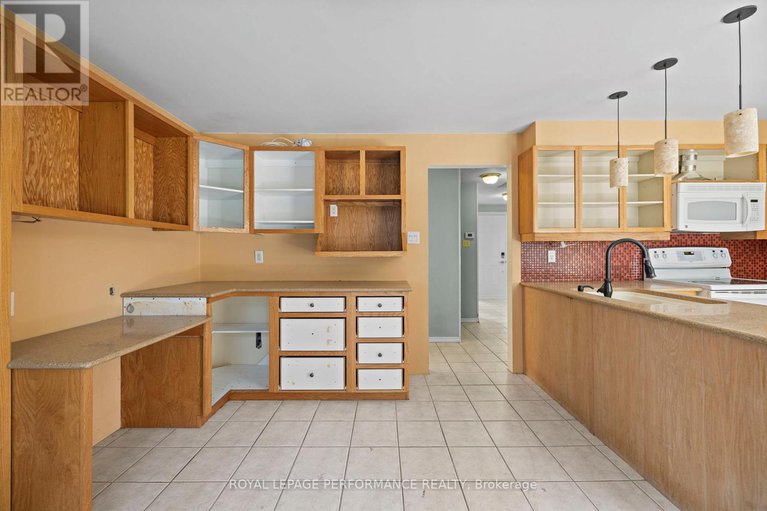 28857396/198-park-grove-drive/queenswood-heights-south/ottawa/ontario/K1E2T1_12