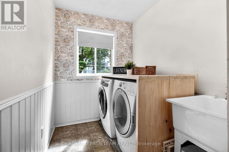 28812426/2122-saunders-avenue/woodroffe/ottawa/ontario/K2A4C7_25