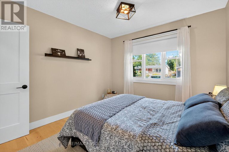 28991864/2186-tawney-road/hawthorne-meadows/ottawa/ontario/K1G1C5_23