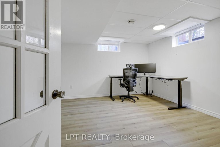 29064308/5719-stuewe-drive/manotick-east-to-manotick-station/ottawa/ontario/K4M1L2_32