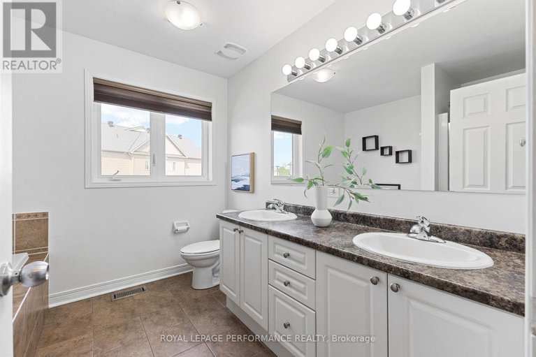 28618074/372-antigonish-avenue/springridgeeast-village/ottawa/ontario/K4A0T9_32