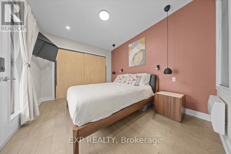 29633378/185-deschamps-avenue/vanier/ottawa/ontario/K1L5Z3_24