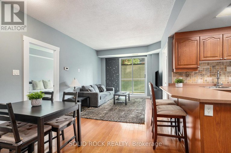 28710225/202-134-york-street/lower-townbyward-market/ottawa/ontario/K1N1K8_3