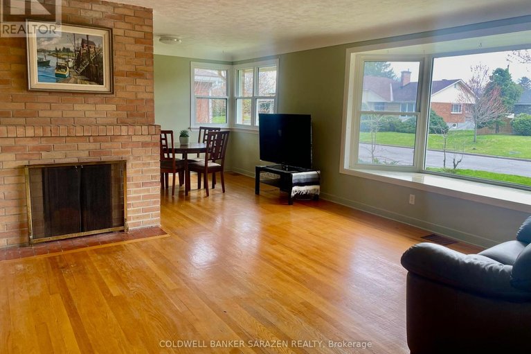 29689424/1421-palen-avenue/alta-vista/ottawa/ontario/K1H7E6_6