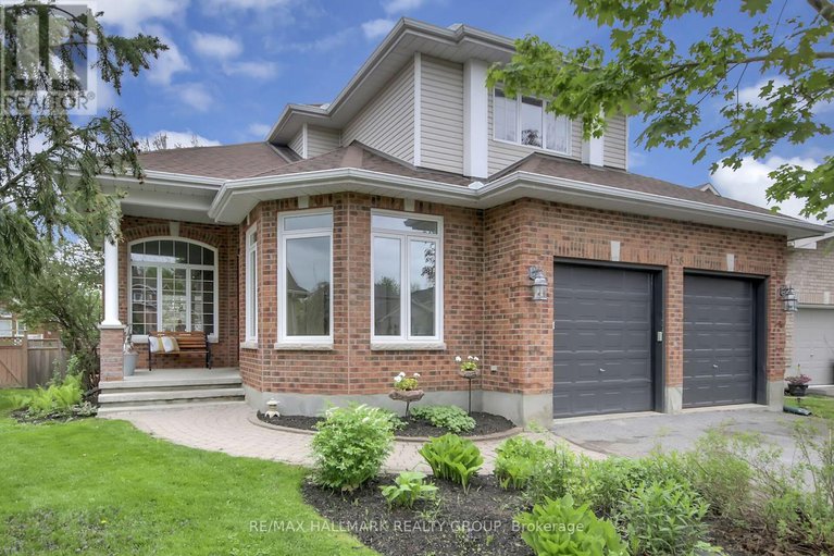 28324389/138-shaughnessy-crescent/kanata-lakesheritage-hills/ottawa/ontario/K2K2N3_1