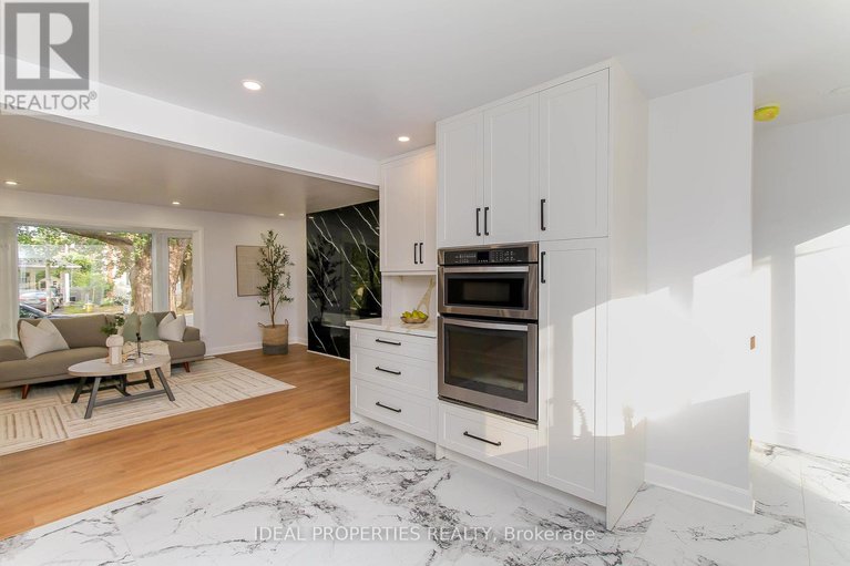 28774886/1796-saunderson-drive/elmvale-acres/ottawa/ontario/K1G2C2_18