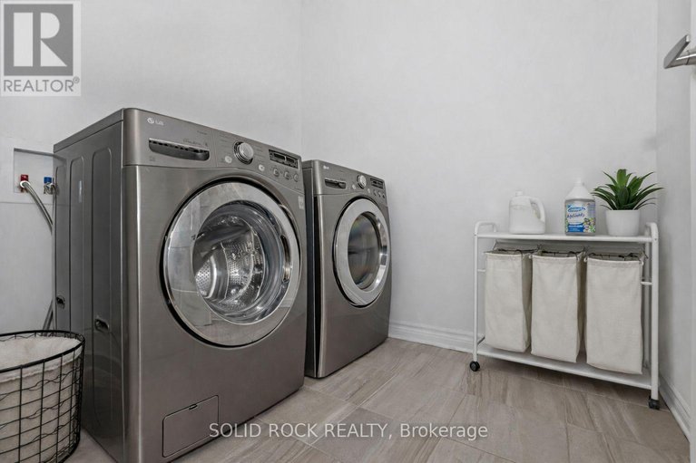 28814224/149-minikan-street/blossom-parkkemp-parkfindlay-creek/ottawa/ontario/K1X0E5_26