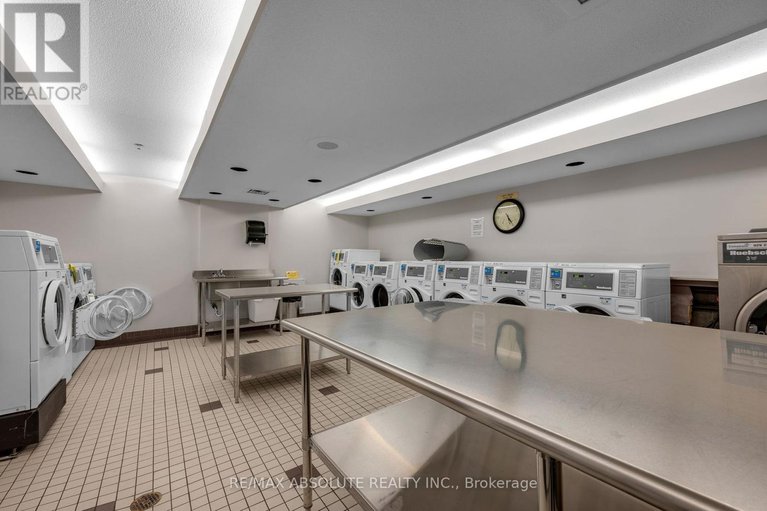 29030297/2406-1081-ambleside-drive/woodroffe/ottawa/ontario/K2B8C8_42