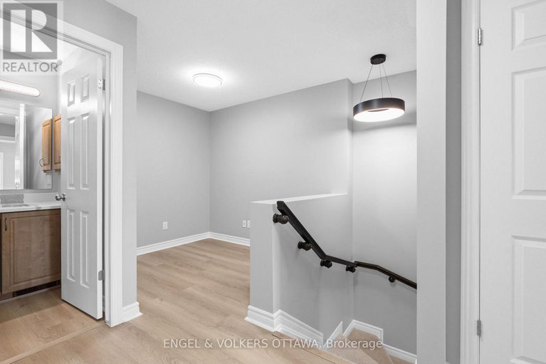 29165857/42-261-titanium-private/convent-glen-north/ottawa/ontario/K1C0A5_15