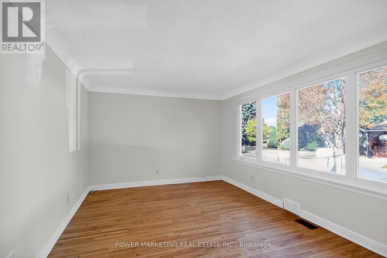 28690324/528-mutual-street/castle-heights/ottawa/ontario/K1K1C6_5