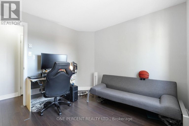 29376379/303-270-lorry-greenberg-drive/hunt-club-parkgreenboro/ottawa/ontario/K1T3K2_26