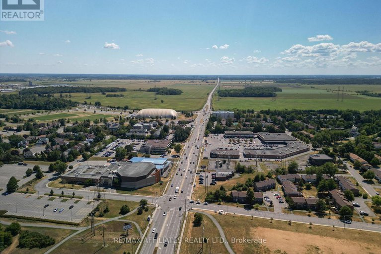 28771604/17-canfield-road/sheahan-estatestrend-village/ottawa/ontario/K2H5S7_33