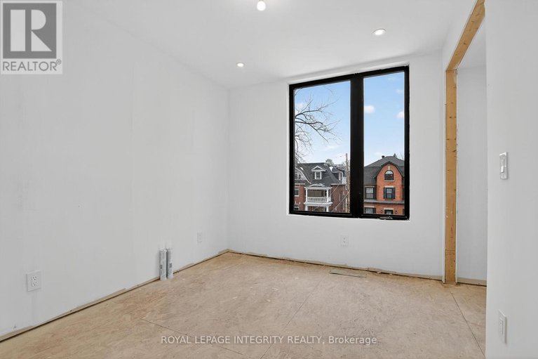 29487124/112-queen-elizabeth-drive/ottawa-centregolden-triangle/ottawa/ontario/K2P0Z5_38