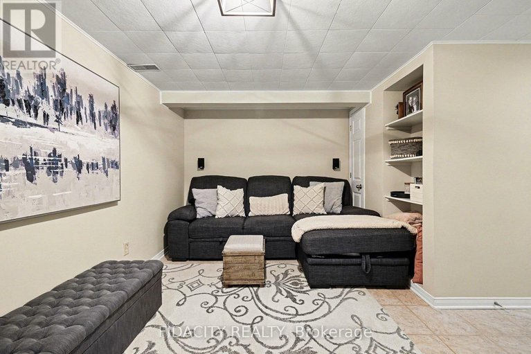 29485889/28-glamorgan-drive/glencairnhazeldean/ottawa/ontario/K2L1P9_22