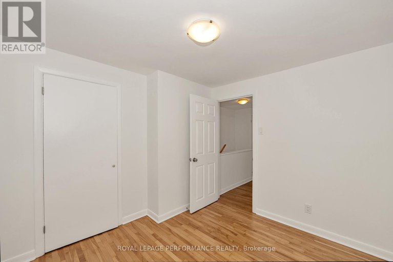 28502745/622-borthwick-avenue/castle-heightsrideau-high/ottawa/ontario/K1K2L9_24
