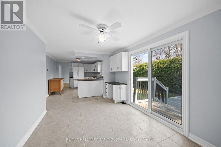 29677666/2750-consul-avenue/bruce-farmgraham-parkqualicumbellands/ottawa/ontario/K2H7H7_18