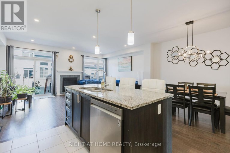 28523248/669-cordelette-circle-e/mer-bleuebradley-estatesanderson-park/ottawa/ontario/K1W0P2_17