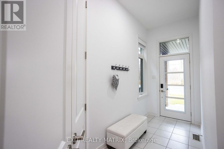29159209/6487-renaud-road/mer-bleuebradley-estatesanderson-park/ottawa/ontario/K1W0R8_3