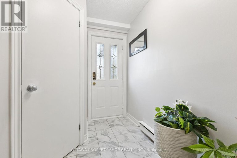 28617520/1575-thurlow-street/fallingbrookridgemount/ottawa/ontario/K4A2K6_2