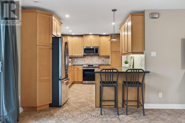 29673894/1774-playfair-drive/playfair-park/ottawa/ontario/K1H5S3_17