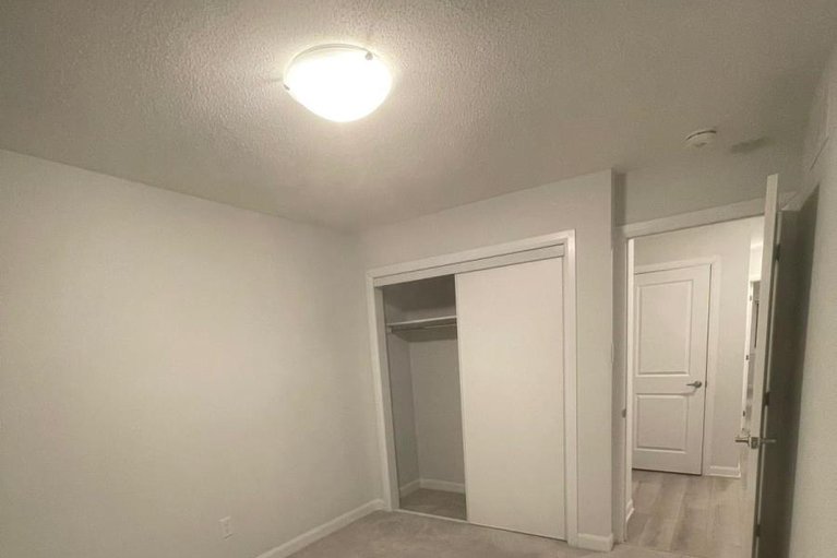 29386902/1075-ballyhale-heights/half-moon-bay/ottawa/ontario/K2J6Y1_28